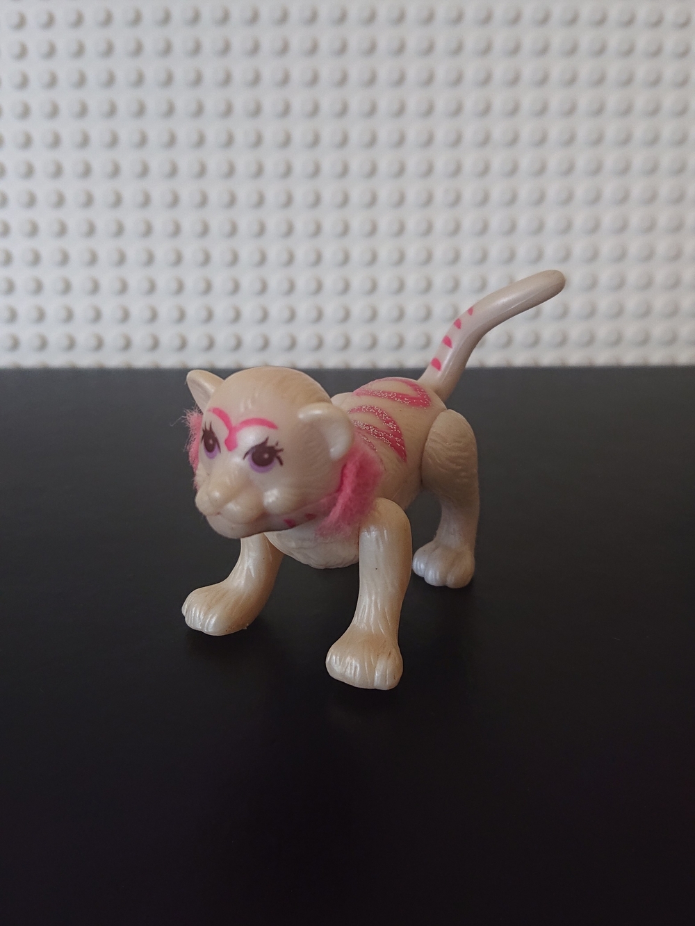 1993 Tonka LPS Littlest Pet Shop - White Tiger Cat Pink Stripes Fur - Happy Meal